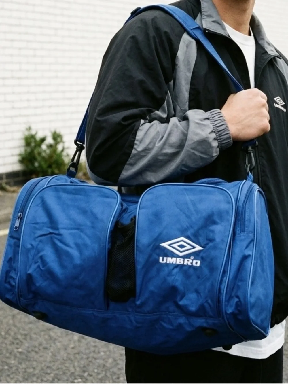 Umbro Blue Soccer Duffle Bag Large Sports Gym Travel Equipment Bag School Work